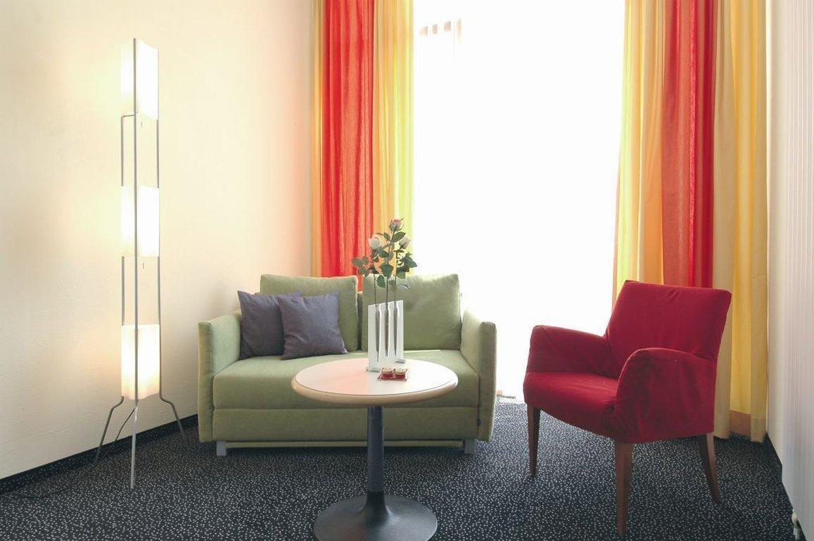 Badehotel Belvair Scuol Quarto foto